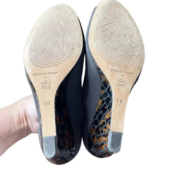 Donald J Pliner Molly Peep Toe Wedges Size 7 Narrow Croc Embossed Heel Brown - Picture 7 of 8